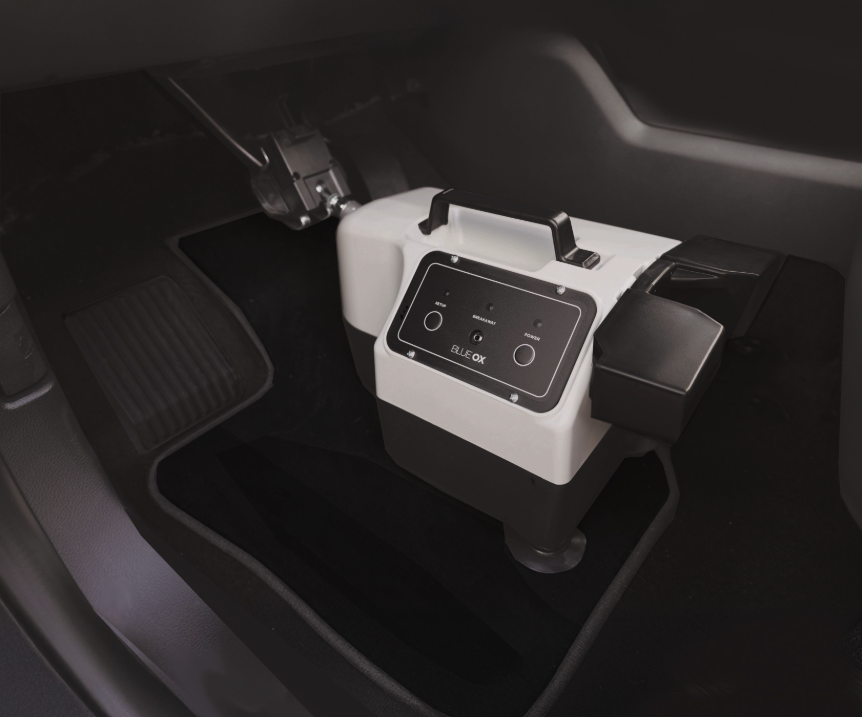 flat tow brake installed on a flat tow vehicle - patriot brake from blue ox